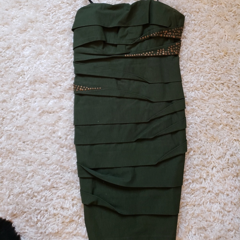 Green strapless dress